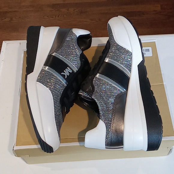 Michael Kors women's sneakers-NEW - Picture 4 of 6